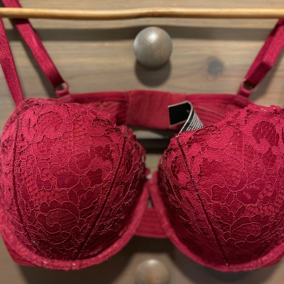 Victoria’s Secret Very Sexy Push-up. 34DD. All over lace - Picture 3 of 4